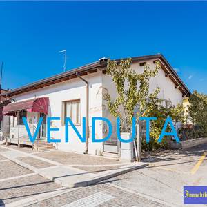 Villa In Vendita a Villafranca di Verona