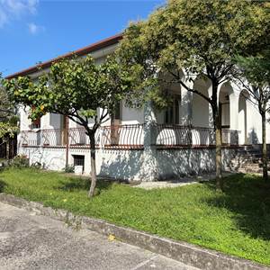 Villa In Vendita a Castel d'Azzano