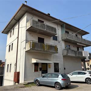 2 locali In Vendita a Villafranca di Verona