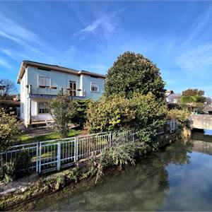 Villa Bifamiliare In Vendita a Buttapietra