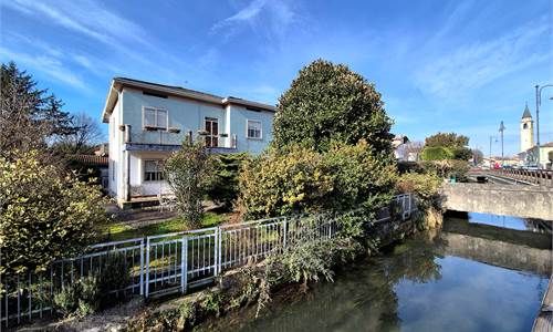 IDEALE COME VILLA BIFAMILIARE