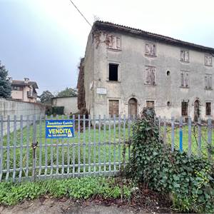 Rustico/Casale In Vendita a Villafranca di Verona