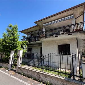 Villa Bifamiliare In Vendita a Villafranca di Verona