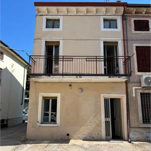 4 o più locali In Vendita a Villafranca di Verona