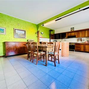 Porzione di Casa In Vendita a Villafranca di Verona
