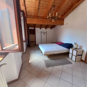 Porzione di Casa In Vendita a Valeggio sul Mincio