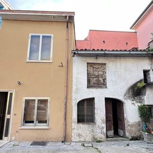 Porzione di Casa In Vendita a Villafranca di Verona
