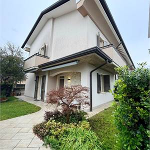 Villetta schiera In Vendita a Villafranca di Verona