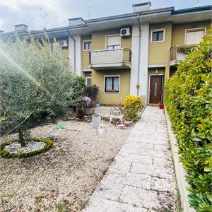 Villetta schiera In Vendita a Povegliano Veronese