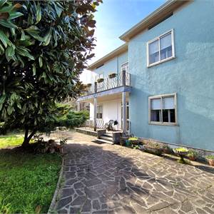 Villa In Vendita a Buttapietra