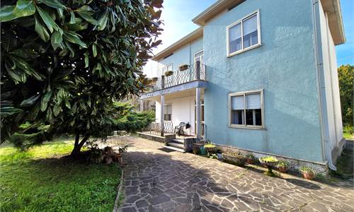 VILLA SINGOLA IN CENTRO PAESE - BUTTAPIETRA