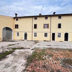 Rustico/Casale In Vendita a Mozzecane