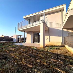 Villa Bifamiliare In Vendita a Villafranca di Verona