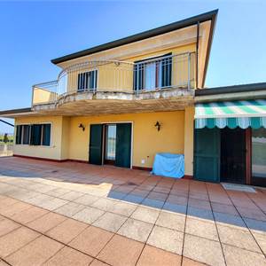 Villa In Vendita a Villafranca di Verona
