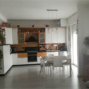 4 o più locali In Vendita a Verona