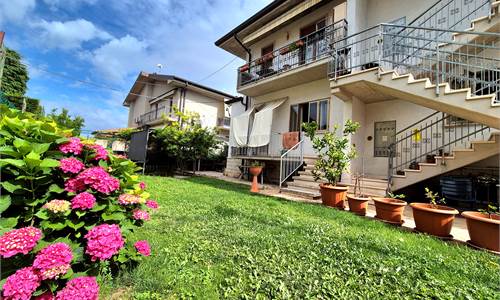 3 CAMERE CON GIARDINO PRIVATO IN CONTESTO BIFAMILIARE !!