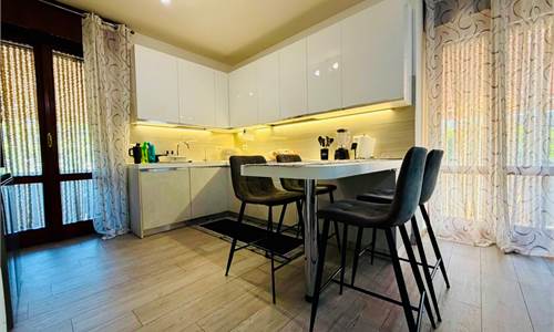 APPARTAMENTO IN QUADRIFAMILIARE CON GARAGE E CANTINA